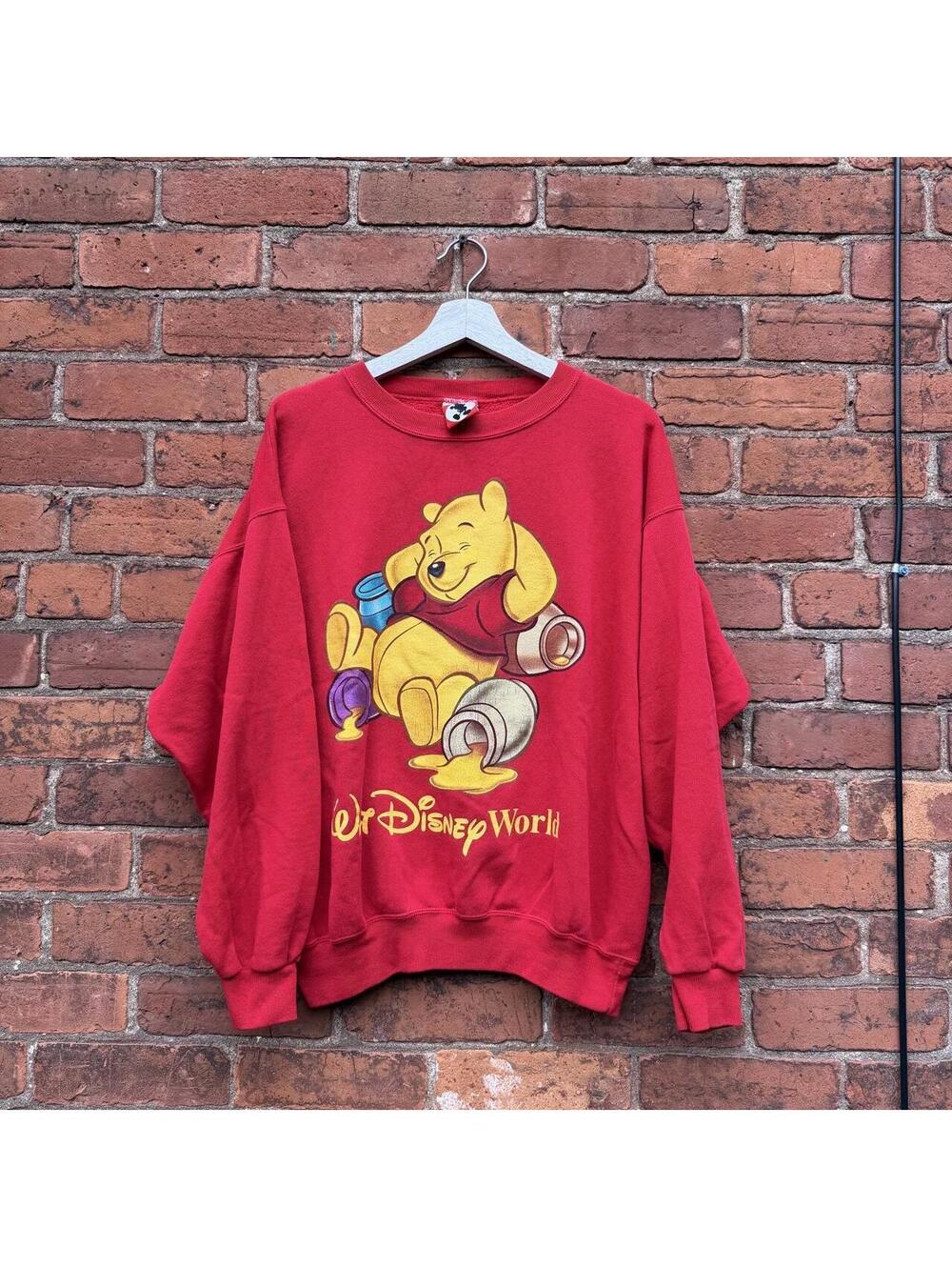 vintage Winnie the Pooh Walt Disney world sweatshirt 90s/00s